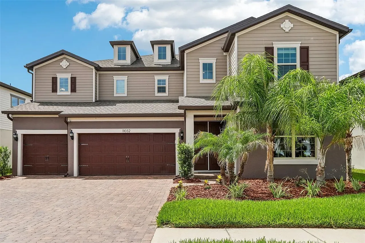 5 bed, 4.5 bath, 4692 sqft, $3,990 — Photo 1