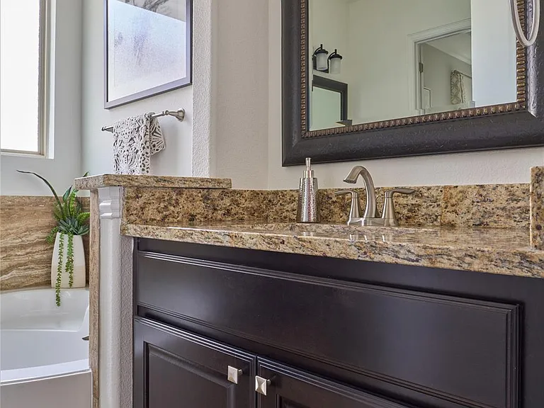 105 Beneteau Dr — Photo 14