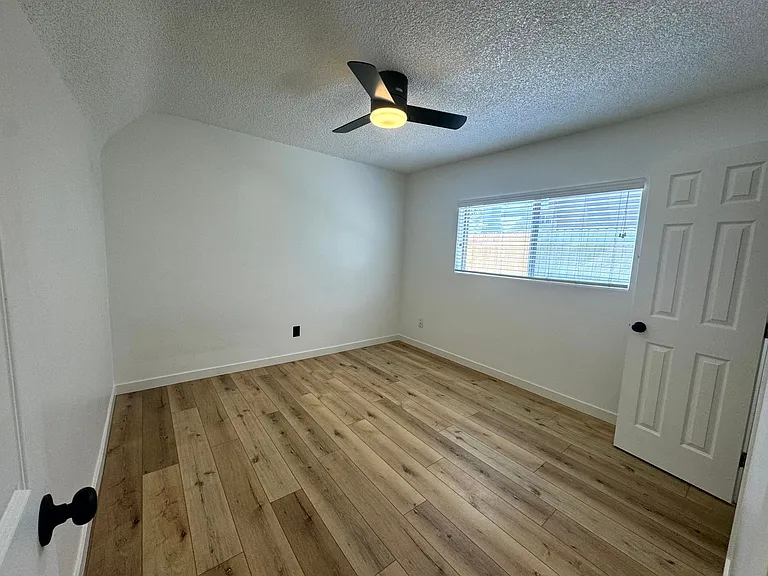 2535 Kansas Ave — Photo 22