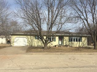 702 Columbia St, Council Grove, KS 66846
