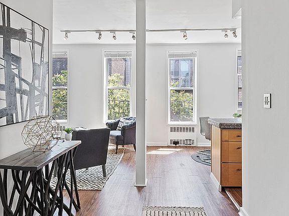 5th image of 406 W 46th St APT 5C