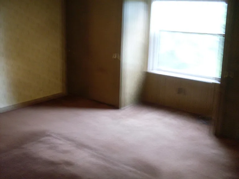 Master bedroom dimensions 15 feet x 14 foot 3 inches.