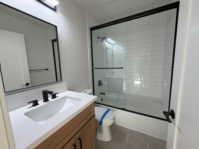 247 Elder Ave #1 — Photo 10