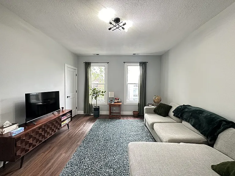 1721 N Mozart St #2 — Photo 9