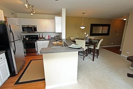 3rd image of 348 Glenwood Dr #734750059