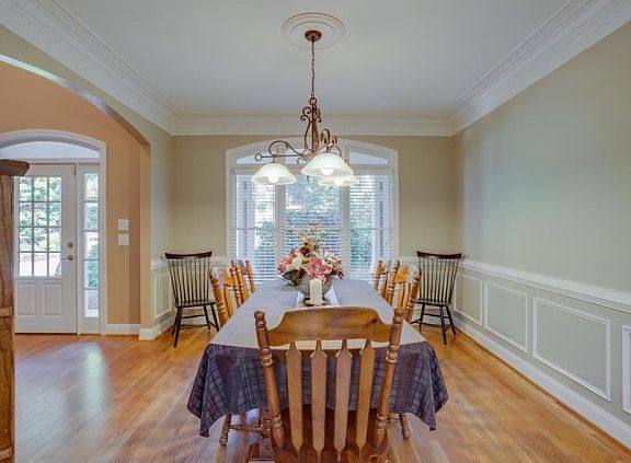 4th image of 4557 Thornbury Close Way