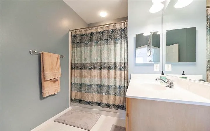 2465 Army Navy Dr #402 — Photo 1