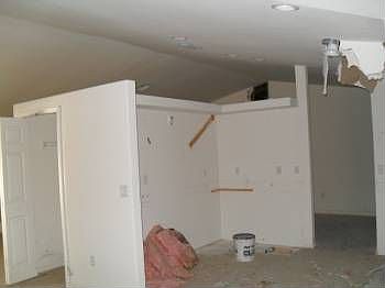 2nd image of 1120 Cummings St E