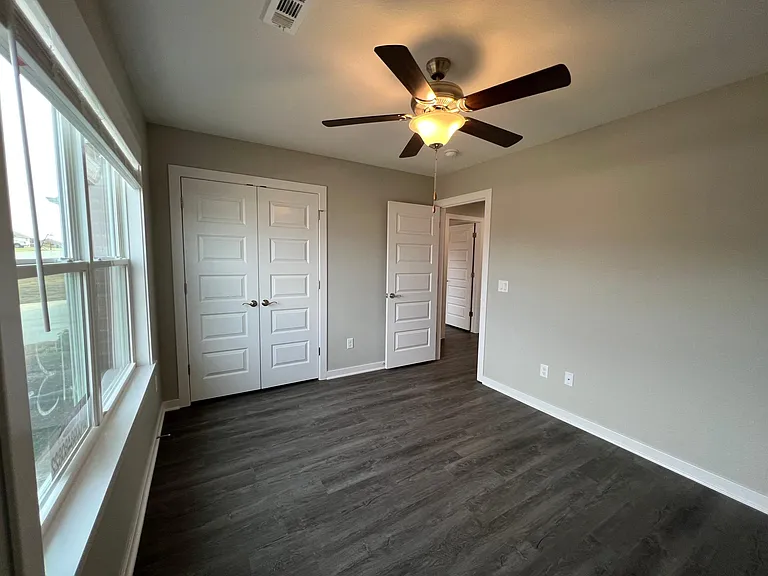 1536 N Pershing St — Photo 8
