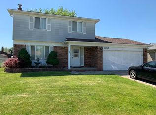 38753 Sutton Dr, Sterling Heights, MI 48310