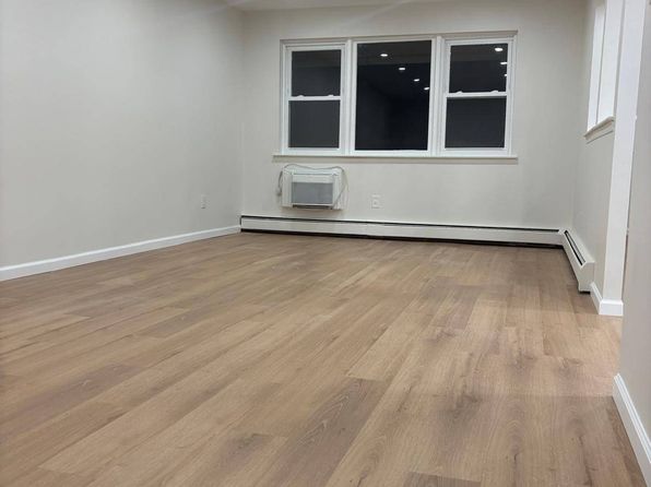 1233 E 69th St APT 2