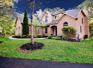 2520 Forest Ct, Lindenhurst, IL 60046