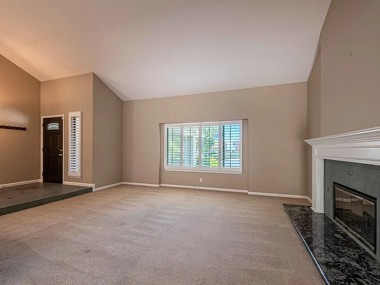 4272 N Cedarpine Ln — Photo 4