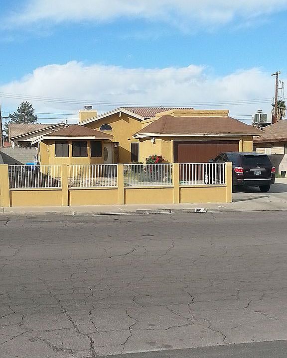 2nd image of 1609 Price St