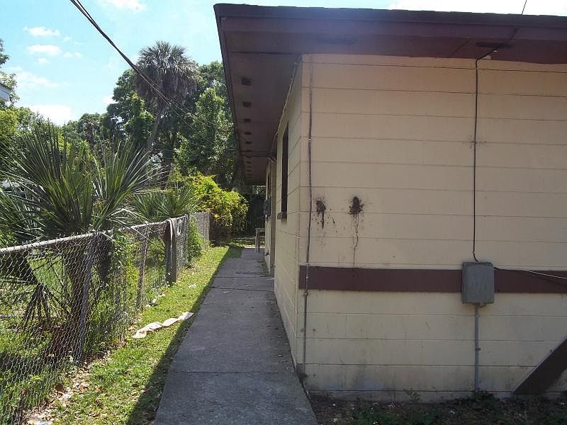2nd image of 1134 Olive St APT 3