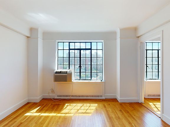 5th image of 1 Christopher St APT 7E
