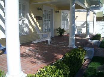 2nd image of 820 D Ave