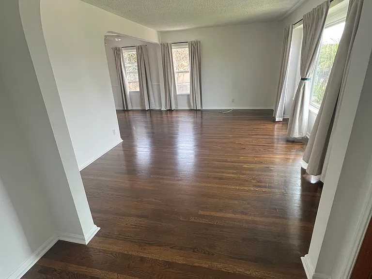 8516 Winsford Ave — Photo 4