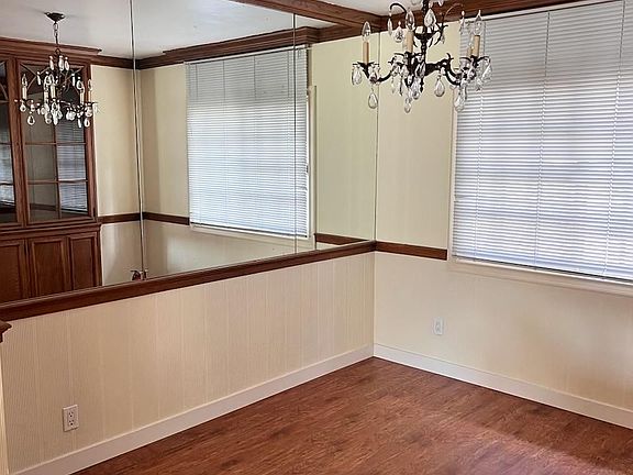 4th image of 5482 Marietta Ave