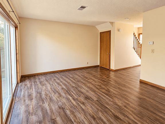 5th image of 1102 Heeler Ave APT D