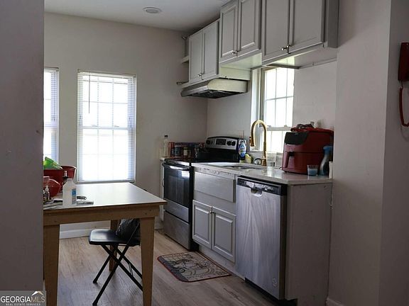 5th image of 337 Fairburn Rd NW
