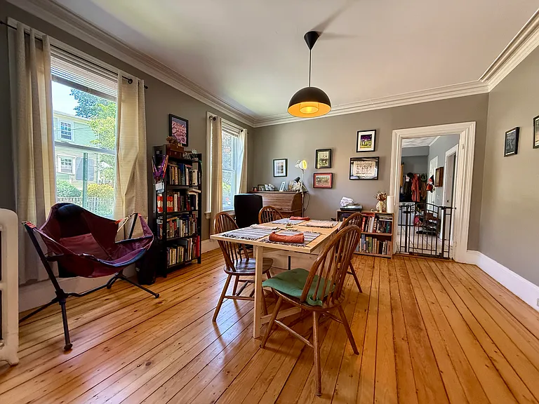 203 Howell St #1F — Photo 2