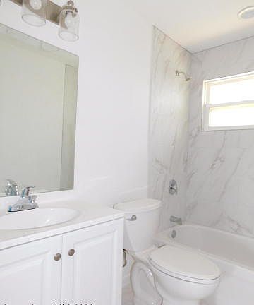 4th image of 375 Polk Ave APT 21A