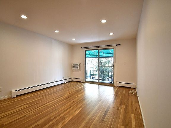 5th image of 4297 Martha Ave #2