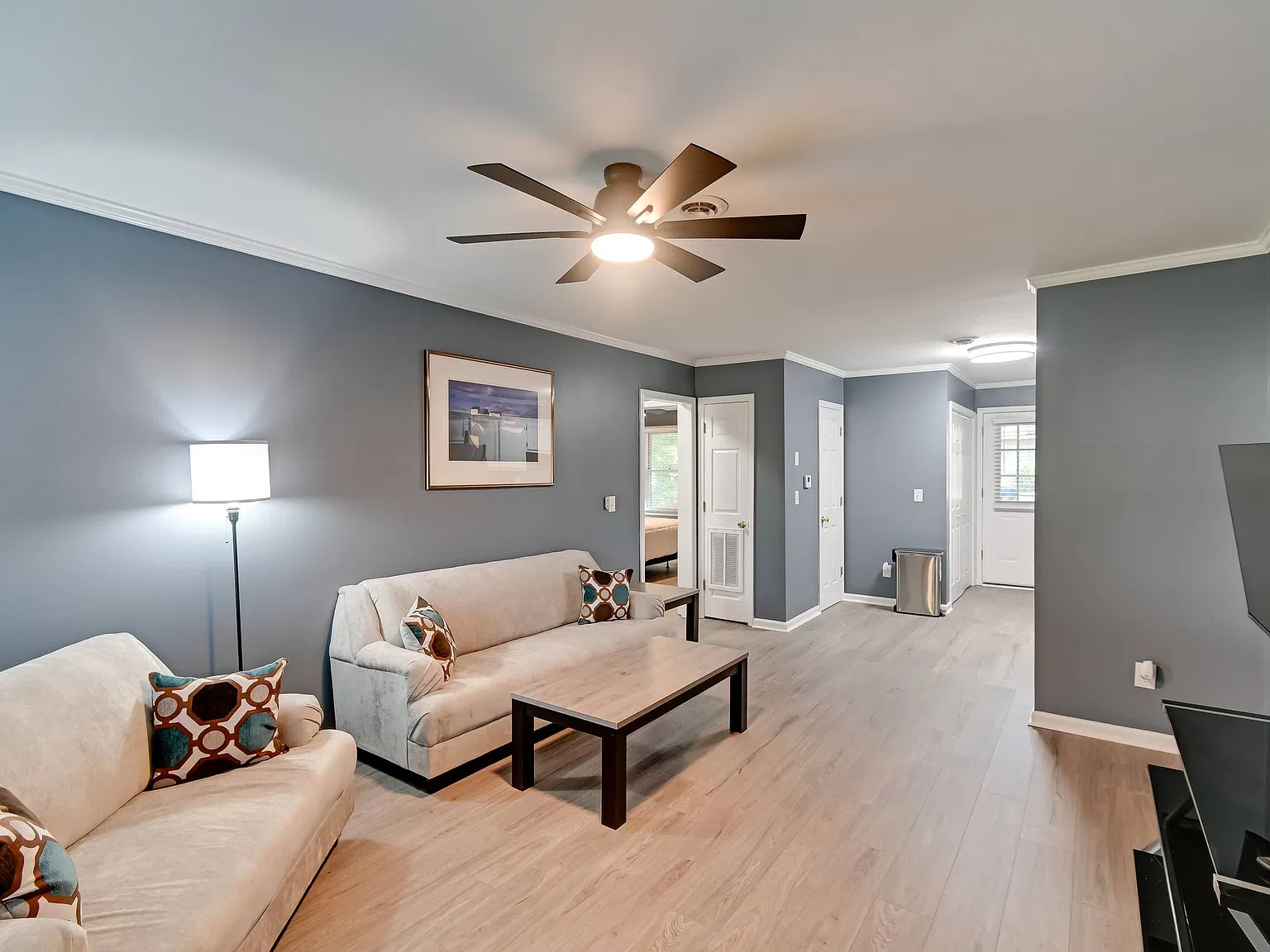 2 bed, 1000 sqft, $1,400 — Photo 3