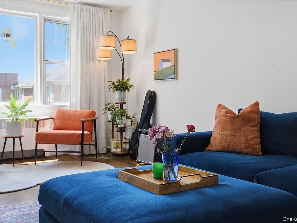 1st image of 14 Soundview Avenue #28