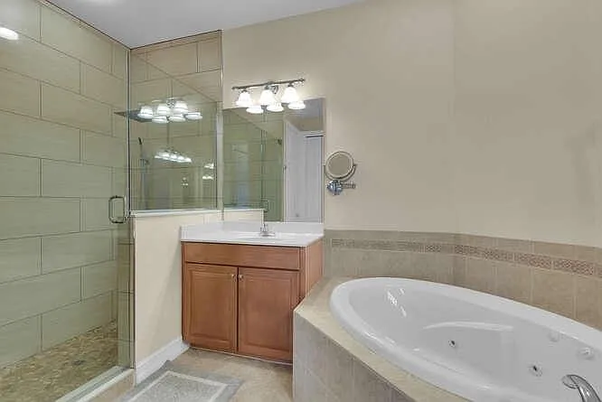 11326 Red Bluff Ln — Photo 14