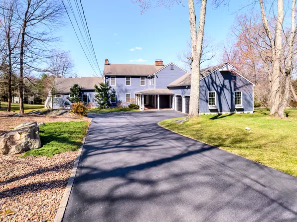 14 Windermere Lane, Stamford, CT 06902