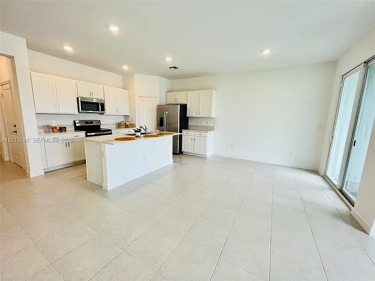 6909 Harbours Edge Ave #6909 — Photo 8