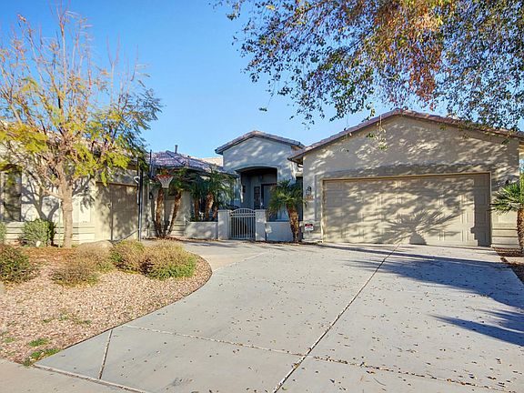 2nd image of 2042 E Palm Beach Dr