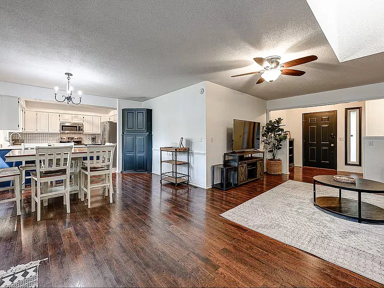 4 Lambeth Cir — Photo 6