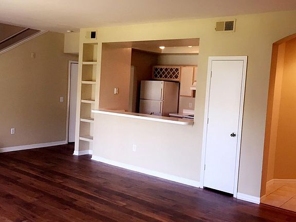 3rd image of 8514 Island Breeze Ln Unit 202