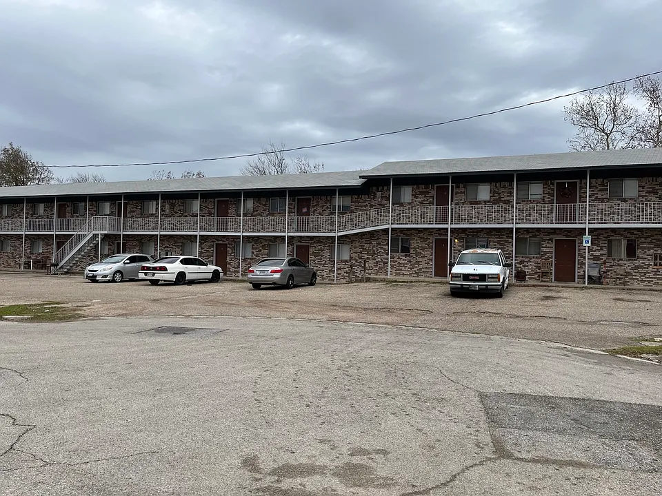 1012 Wells Cir #11