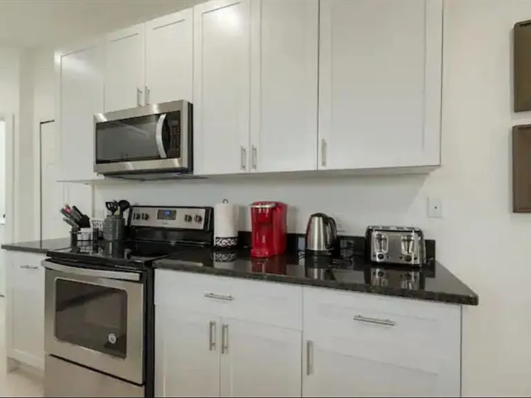 470 Lake Shore Pkwy — Photo 11