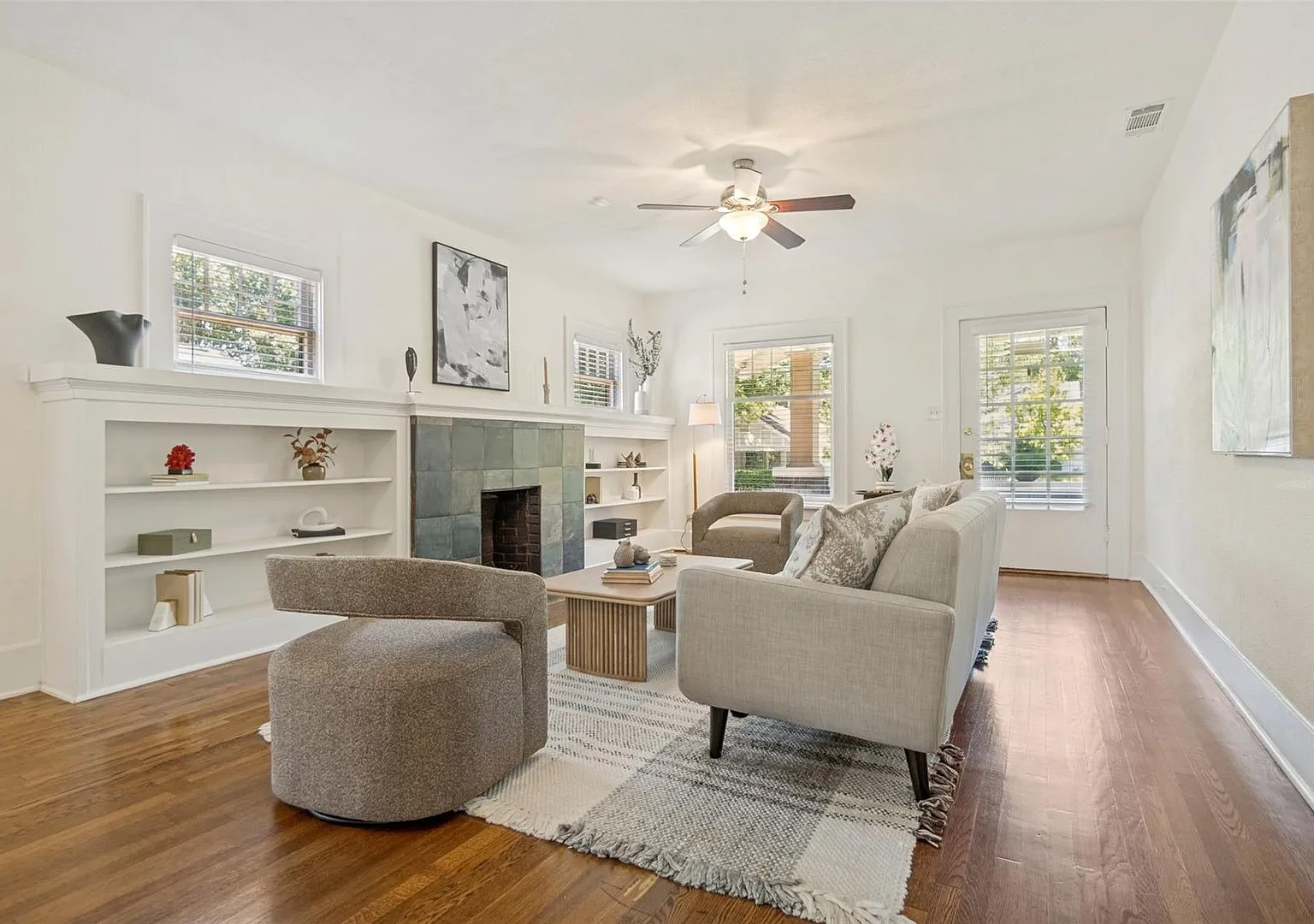 3 Bedroom, 2 Bath Home in Junius Heights! — Photo 4