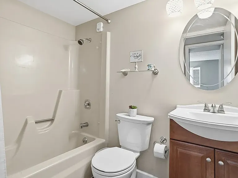 203 Piper Ln — Photo 9