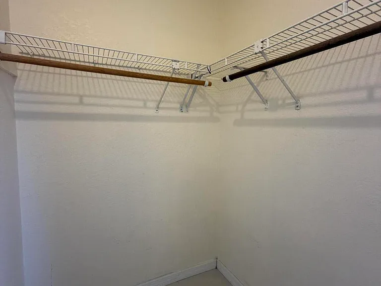 3802 SW Kocerik St — Photo 4