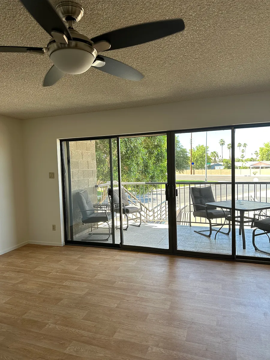 Building Photo - 425 S Parkcrest #316