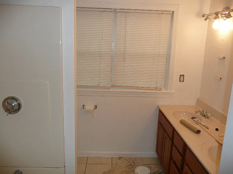 102-104 Pond St — Photo 7