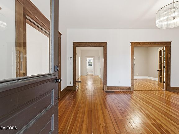 4th image of 1300 Kenyon St