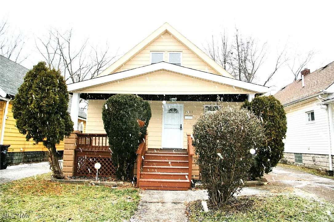 11011 Dove Ave photo 1