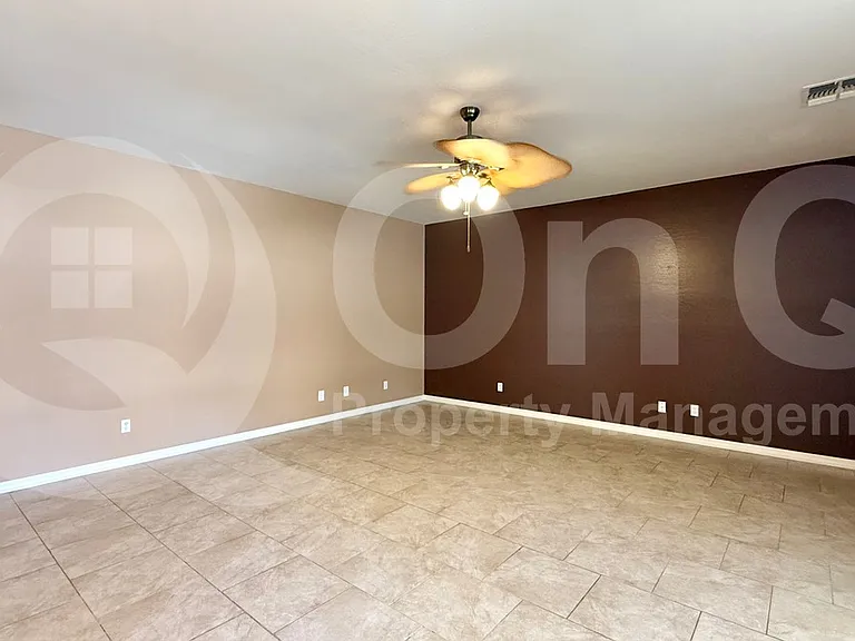 2714 E Birchwood Pl — Photo 4