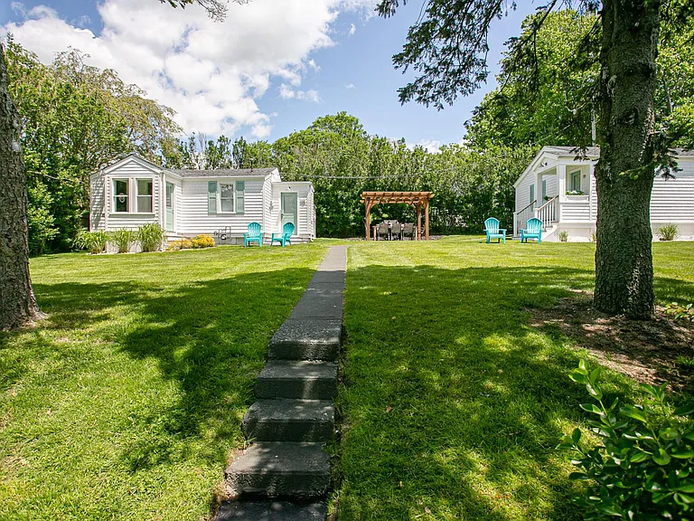 113 Aquidneck Ave — Photo 7