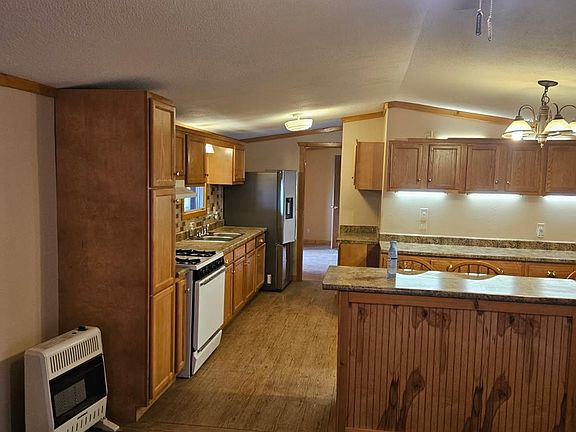 3rd image of 465 Apache Hills Dr NE