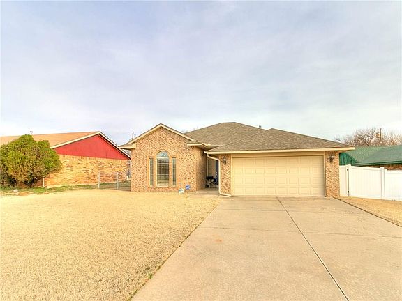 4th image of 8527 NE 34th Pl
