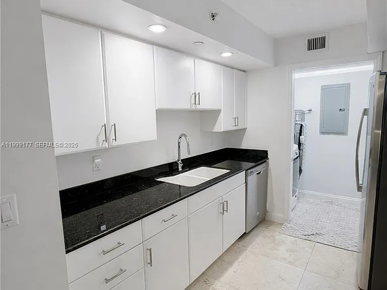 6917 Collins Ave #1611 — Photo 11